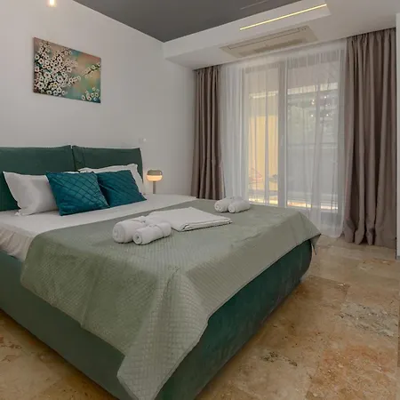 Astria Eclipse - Complex Novum Lägenhet